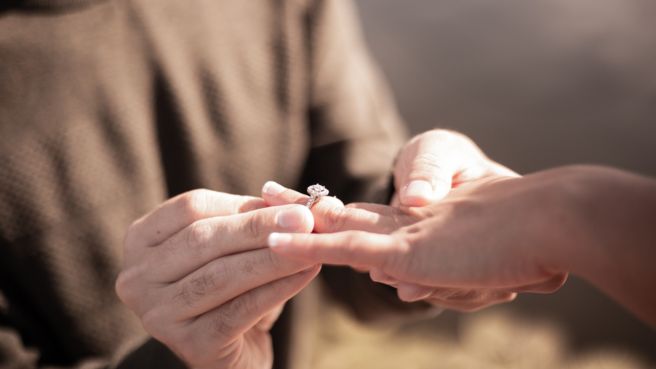 Man proposing at Grand Canyon helicopter proposals