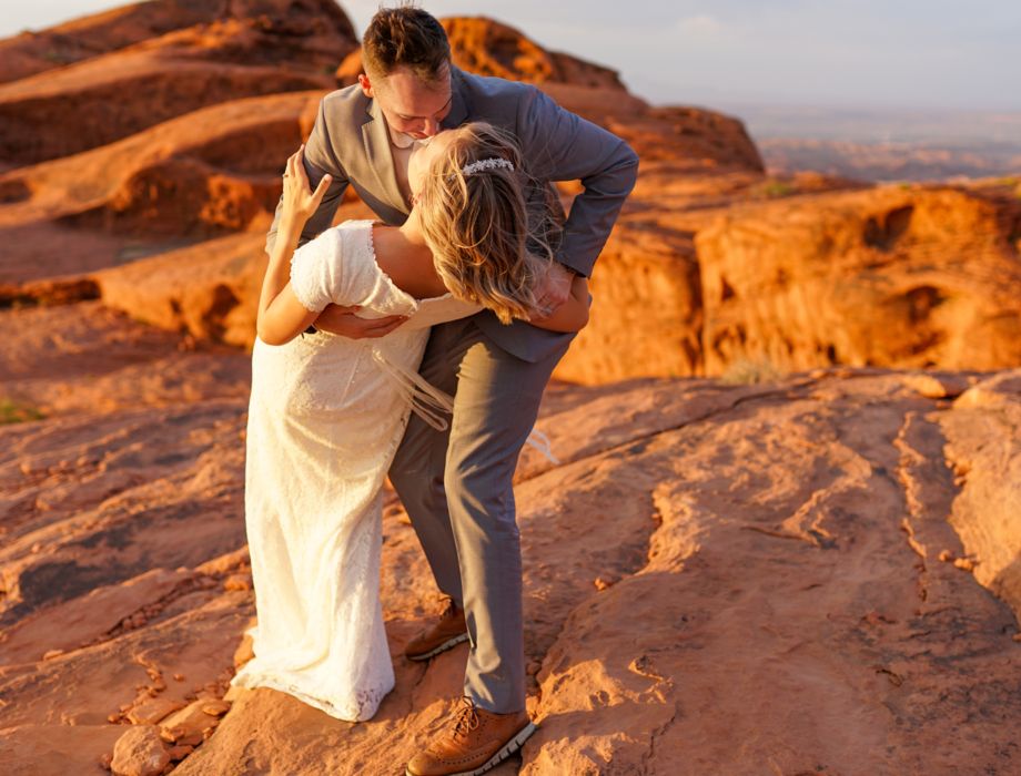 Helicopter Wedding from Las Vegas to Valley of Fire